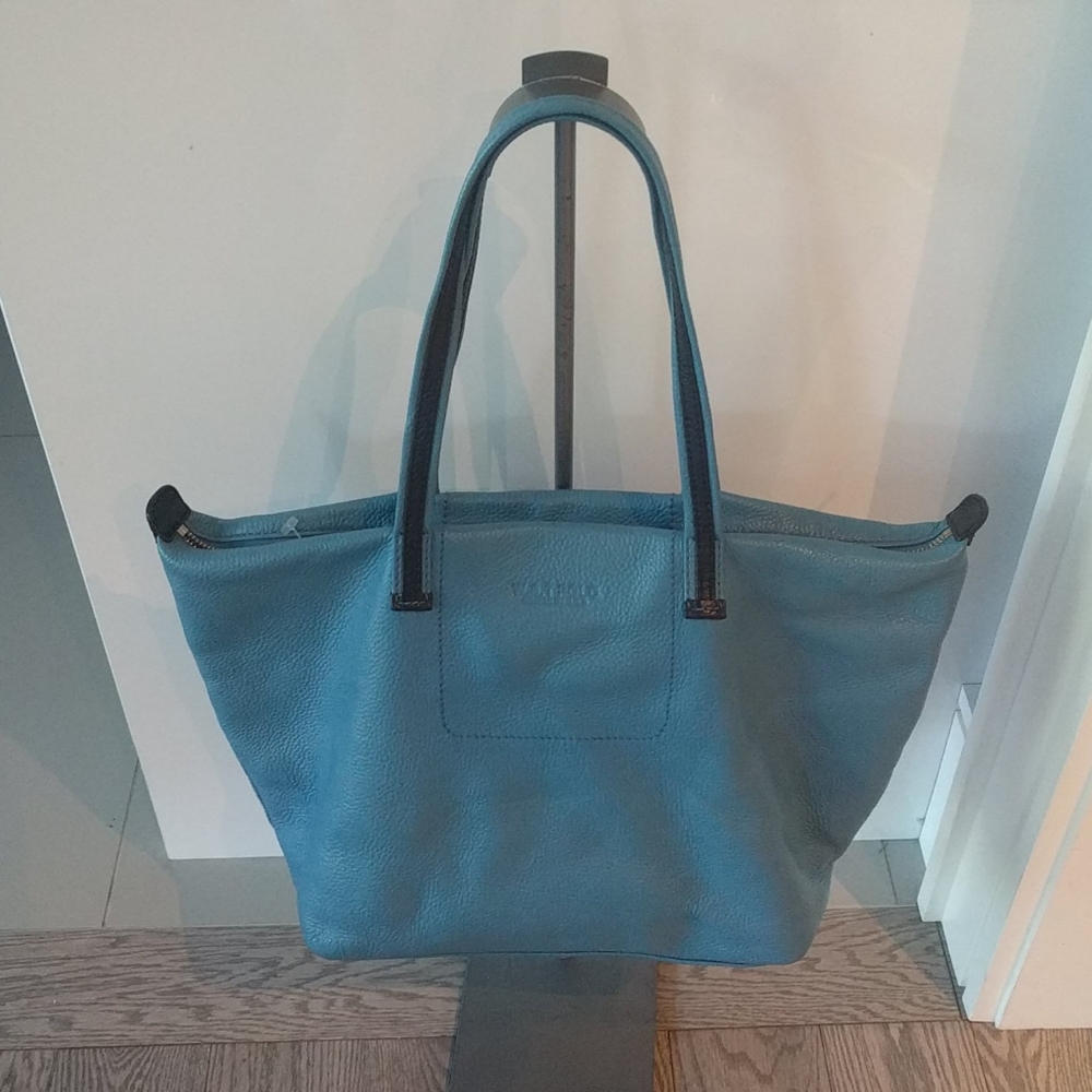 Beautiful tote by W.S.T Polo by USA🌸🍀🍀